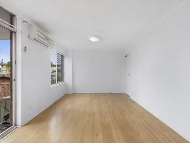 Charming 6/25 White Street, Southport, QLD 4215