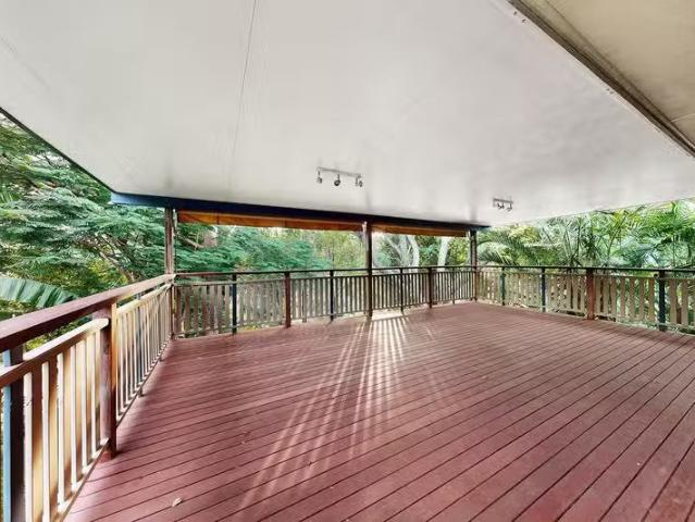 Deal! 62 Gladstone Road, SADLIERS CROSSING, QLD 4305 House f.