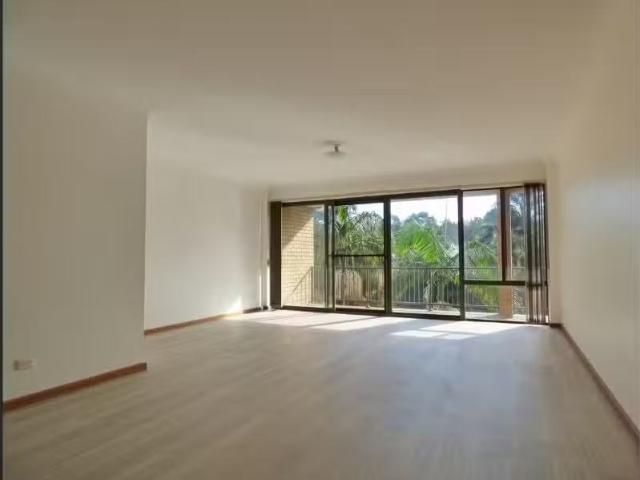 Nice 6/2 Mini Street, THE ENTRANCE NORTH House for rent Liste.