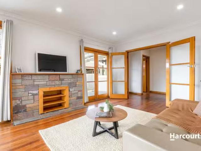 Unique 67 Kinlock Street, Bell Post Hill, VIC 3215 House for.