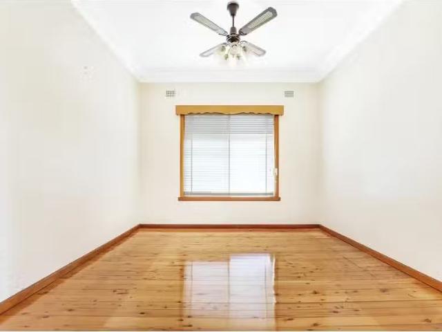 Deal! 64 Weringa Ave, Lake Heights House for rent Listed by B.