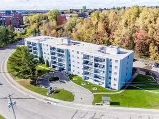 For Rent! 652 Macdonald Avenue 211 652 Macdonald Avenue