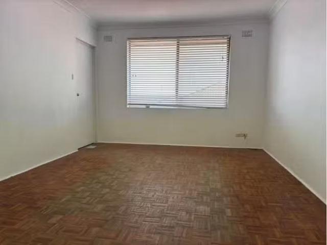 Just in! 6/65a Smart Street, FAIRFIELD Apartment for rent Lis.