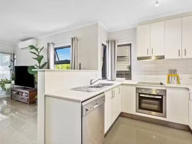 Cheap 6/84 Hirschfield Street, Zillmere, QLD 4034