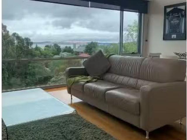 Charming 6/86 Upper Fitzroy Crescent, South Hobart Townhouse f.