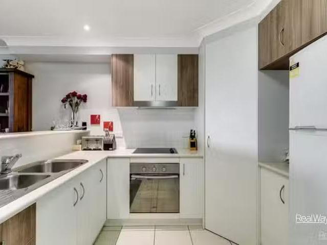 Cozy 6/90 North Street, North Toowoomba, QLD 4350