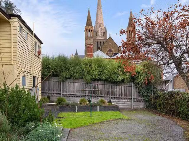 Cozy 69 Mackenzie Street, Bendigo, VIC 3550