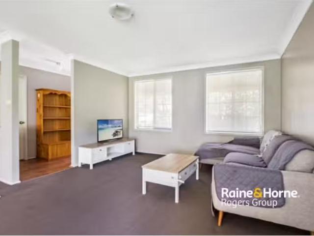 Rental! 6 Brickendon Avenue, MARDI House for rent Listed by J.