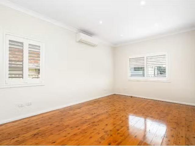 Cozy 6 Carinya Avenue, Beverly Hills House for rent Listed by.