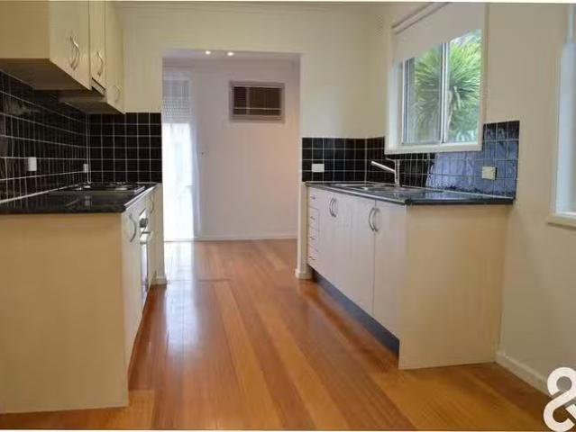 For Rent! 6 Flinders Court, Lalor, VIC 3075