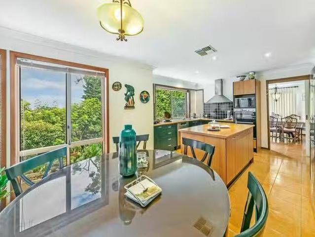 Cozy 6 Glen Helen Grove, Dural, NSW 2158