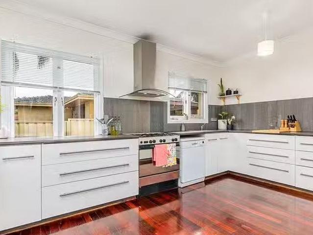 Nice 6 Tia Avenue, High Wycombe, WA 6057