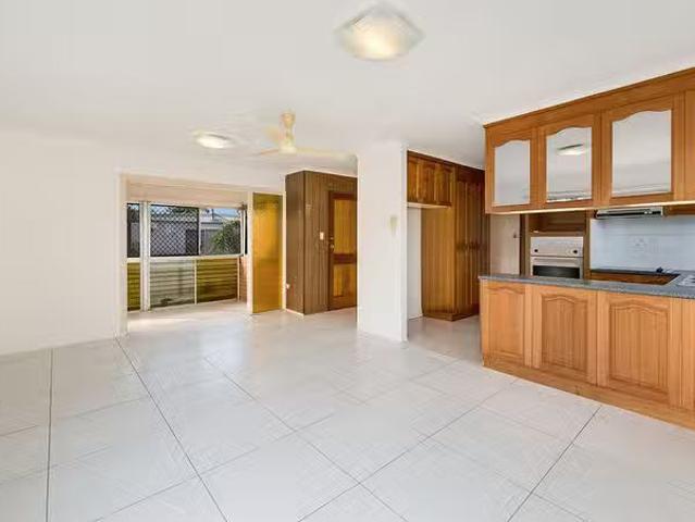 For Rent! 6 Wattle Street, Logan Central, QLD 4114