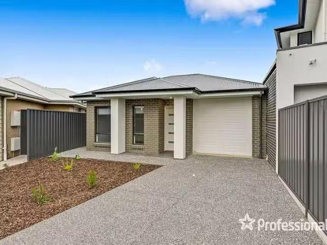 Cozy 6A Charles Street, Northfield, SA 5085