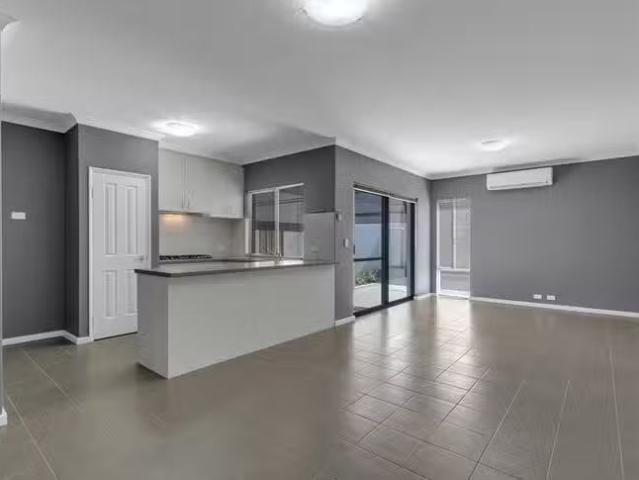 Cozy 73 Heritage Park Drive, Baldivis, WA 6171