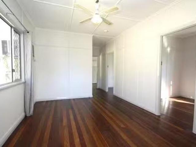 Nice 73 King Street, Woody Point, QLD 4019