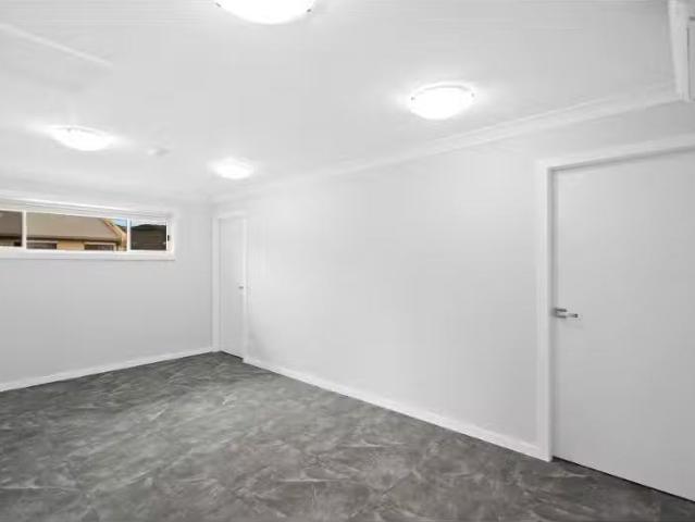 For Rent! 70A Sunnybank Crescent, HORSLEY Apartment for rent.