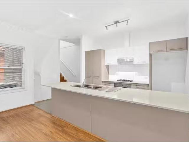 Charming 7/15 Daisy Street, Fairy Meadow Townhouse for rent L.