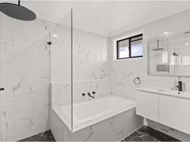 Cozy 7/15 Kurrawa Avenue, Point Clare Townhouse for rent List.