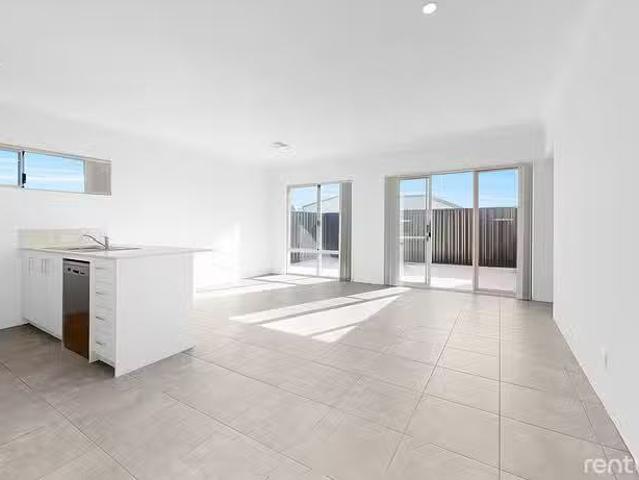 Nice 71 Cowaramup Loop, Two Rocks, WA 6037
