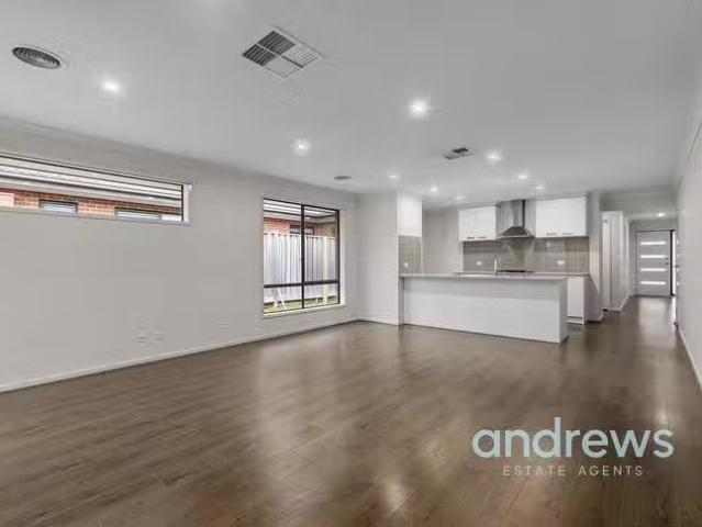 Nice 71 Estuary Boulevard, Leopold, VIC 3224