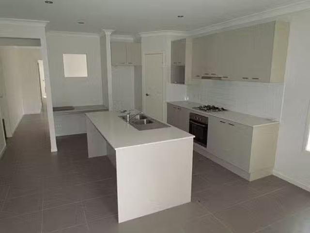 Unique 71 Greene Street, Rothwell, QLD 4022 House for Rent