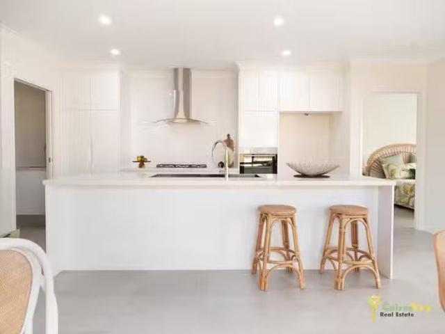 Unique 71 Oxbow Loop, Redlynch, QLD 4870