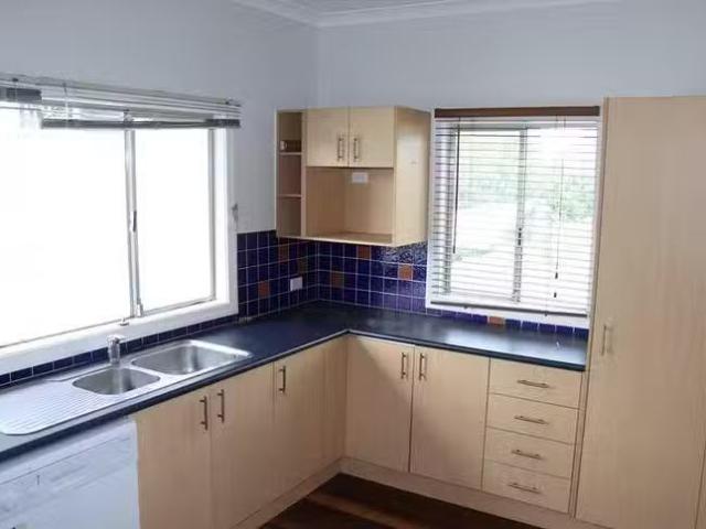 For Rent! 72 Anzac Road, Carina Heights, QLD 4152