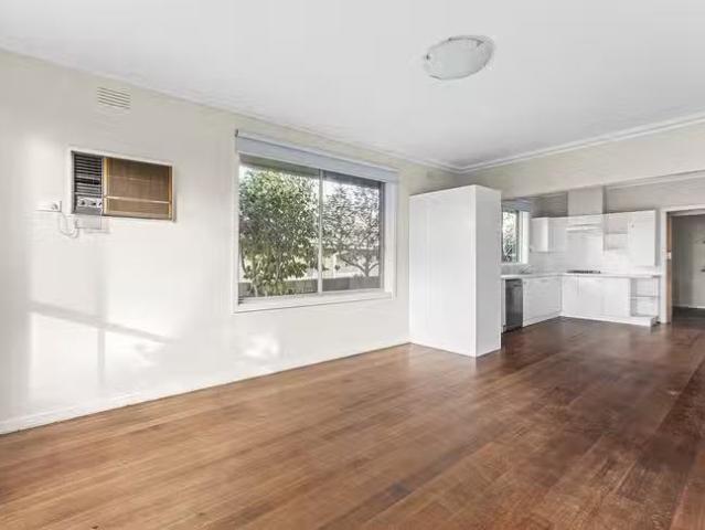 Cheap 77 North Valley Road, Highton, VIC 3216