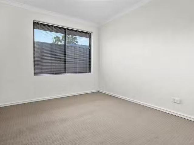 Cozy 77B Edeline Street, Spearwood, WA 6163
