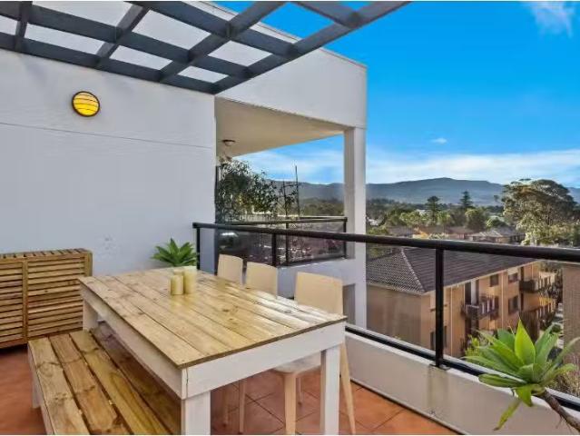 For Rent! 7/4 6 Wiseman Avenue, WOLLONGONG Apartment for rent.