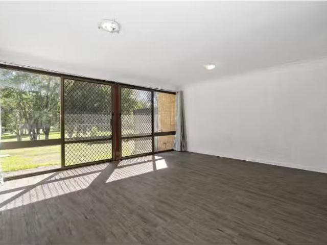 Nice 7/4 Mosman Place, Raymond Terrace Townhouse for rent Lis.