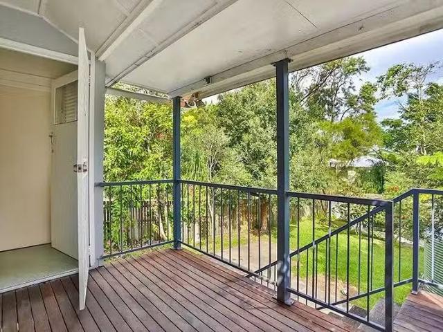 Deal! 74 Pateena Street, Stafford, QLD 4053