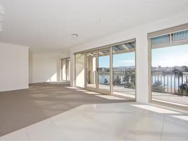 Cozy 76A Phyllis Ashton Circuit, Gungahlin Apartment for rent.