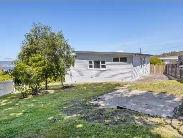 For Rent! 7 Muir Court, Mount Stuart House for rent Listed by.