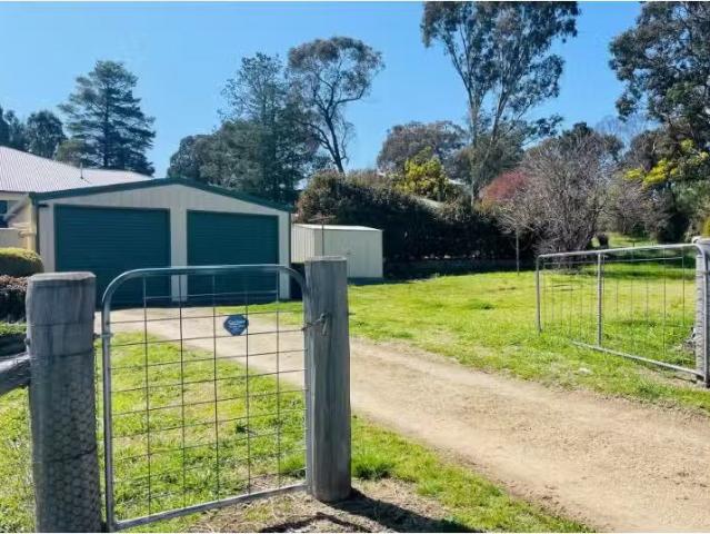 Unique 7 Mellon Street, Rylstone House for rent Listed by Ten.