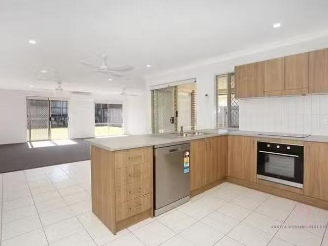 Deal! 7 Mount Moogerah Drive, Algester, QLD 4115