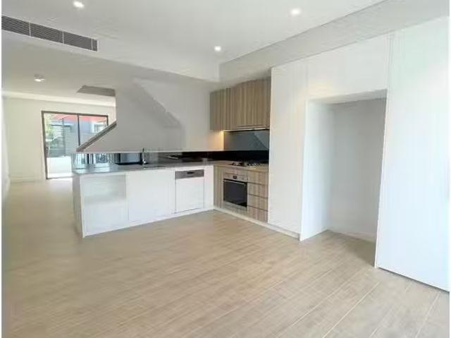 Cozy 7 Alliot Mews, Edmondson Park Townhouse for rent Listed.