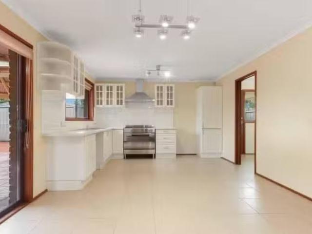Just in! 7 Ashton Place, Pakenham VIC 3810 House For Lease