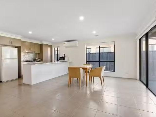 Unique 7 Bay Way, Point Cook, VIC 3030