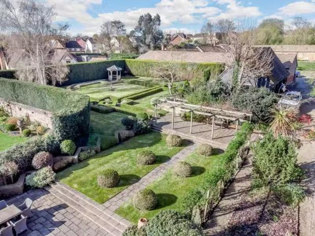 New 7 bedroom detached house for rent in The Causeway, Dunmow.