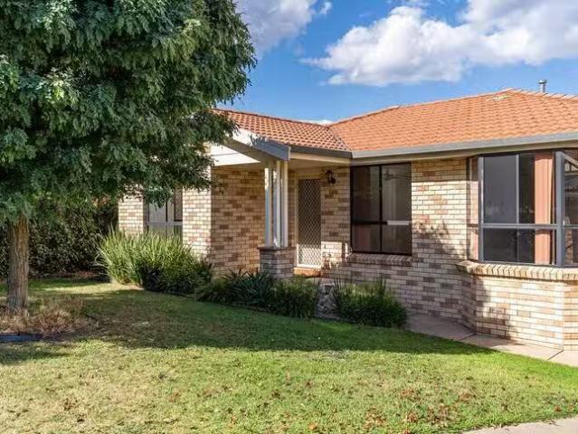 Nice 7 Betts Place, Orange, NSW 2800