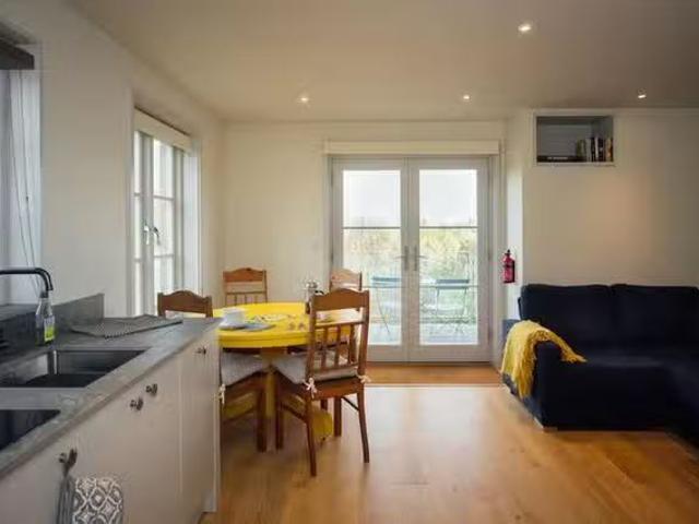 Charming 7 BR Leys Lane