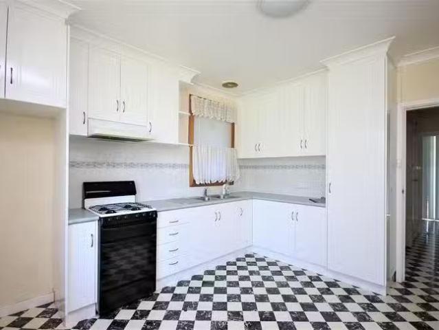 Charming 7 Curlew Crescent, Norlane, VIC 3214