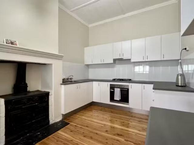 Nice 7 Cecile Street, Parkes Townhouse for rent Listed by Mit.
