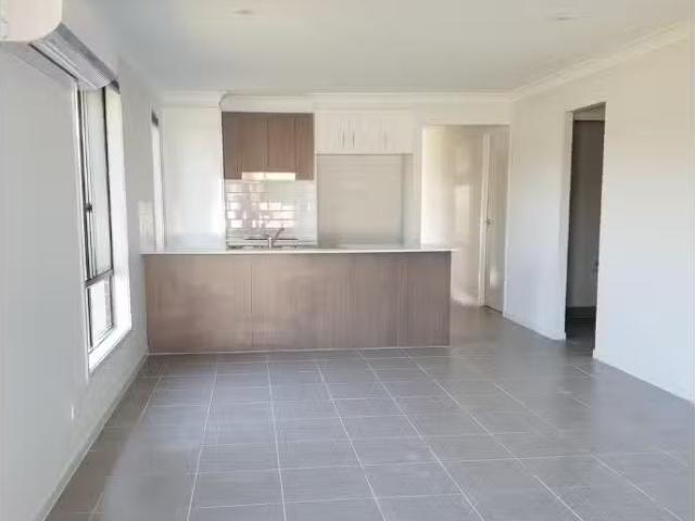 New 7 Favell Street, GUNNEDAH House for rent Listed by Tiffan.
