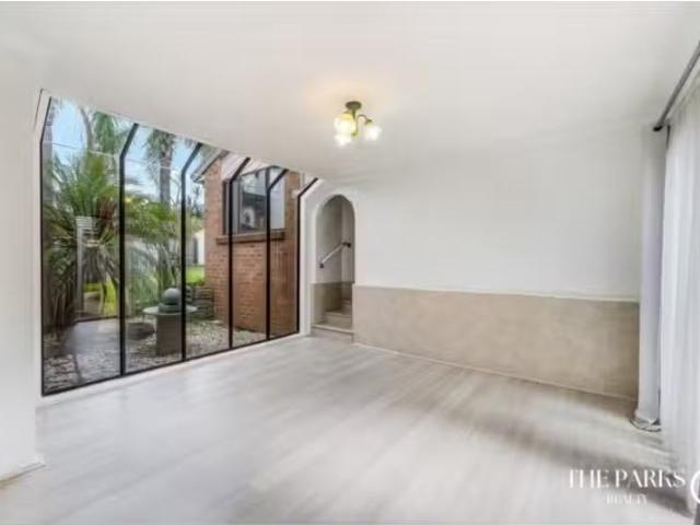 Just in! 7 Kirkton Place, Edensor Park House for rent Listed.