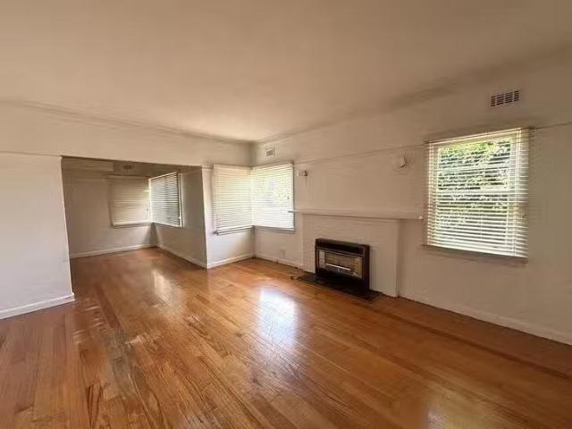 Just in! 7 Koonung Street, Balwyn North, VIC 3104