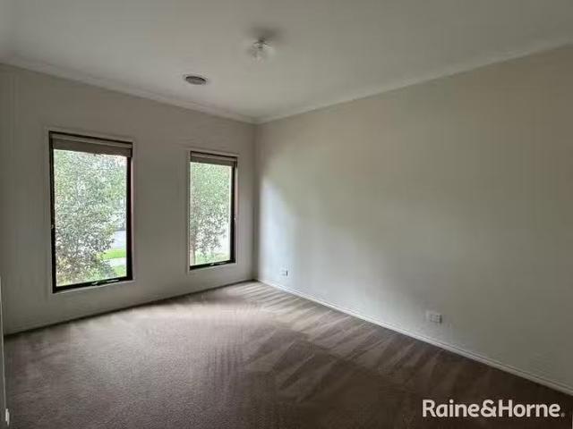 For Rent! 7 Pembridge Avenue, Williams Landing, VIC 3027
