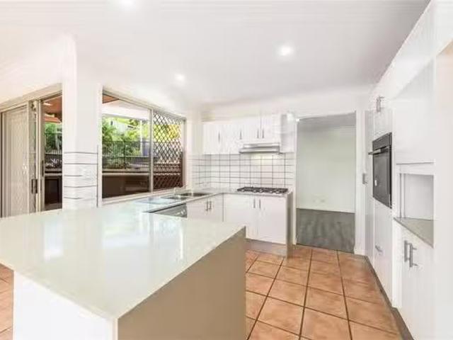 Unique 7 Tobermory Court, Merrimac, QLD 4226